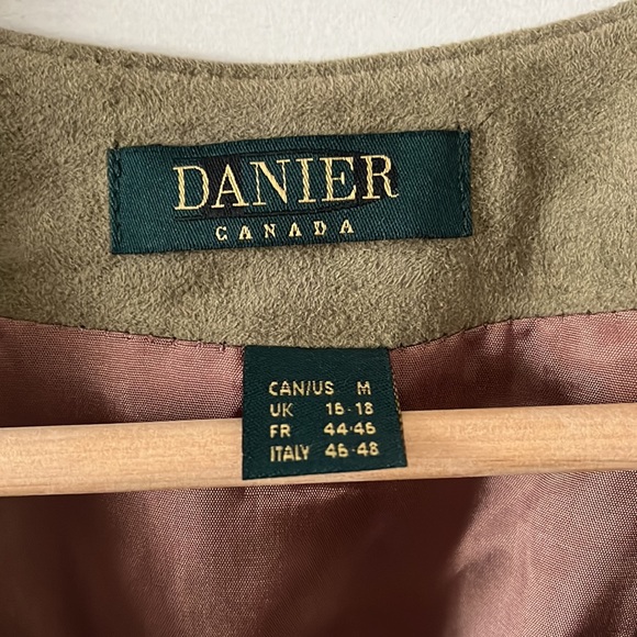 Danier suede leather vest waistcoat M NWOT - Picture 3 of 5